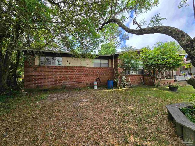 1210 Suburban Dr, Pensacola, FL 32505