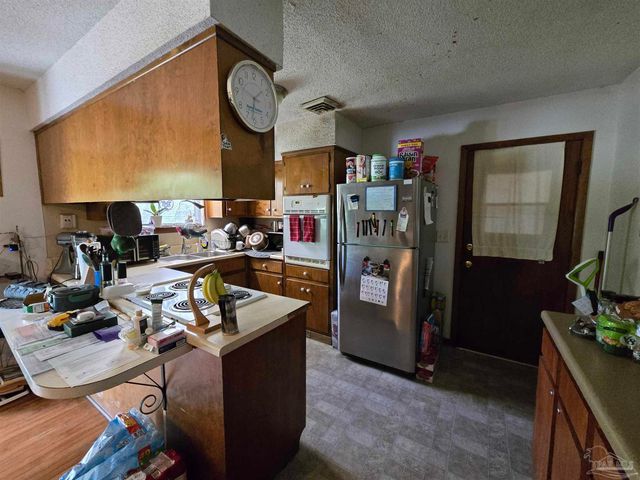 1210 Suburban Dr, Pensacola, FL 32505