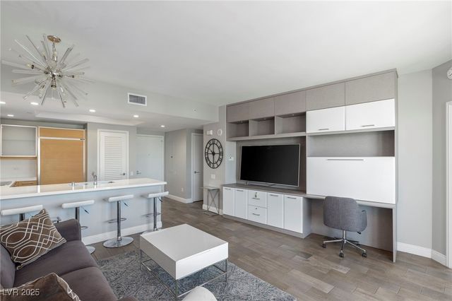 222 Karen Avenue 3104, Las Vegas, NV 89109