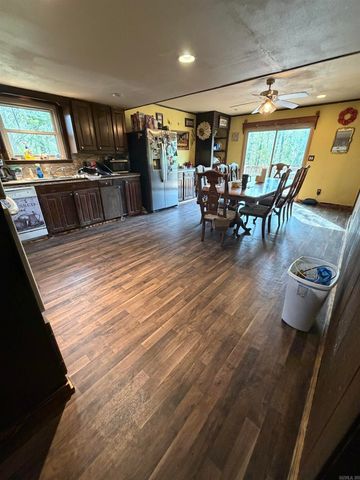 1413 Mine Street, Nashville, AR 71852