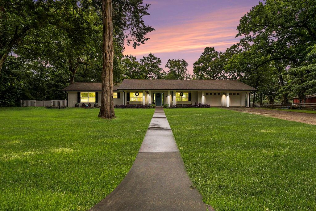 7363 County Line Rd Road, Willis, TX 77378