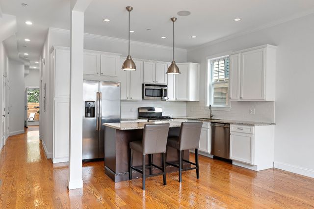 306 Maverick St 1, Boston, MA 02128