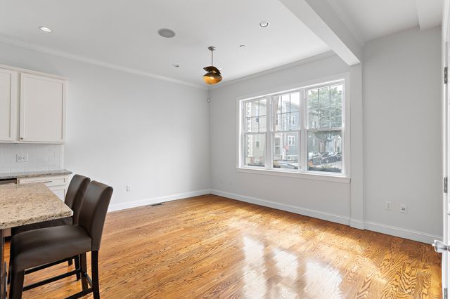 306 Maverick St 1, Boston, MA 02128