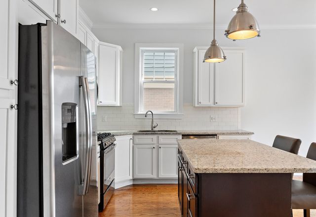 306 Maverick St 1, Boston, MA 02128