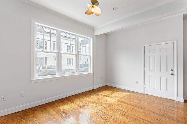 306 Maverick St 1, Boston, MA 02128