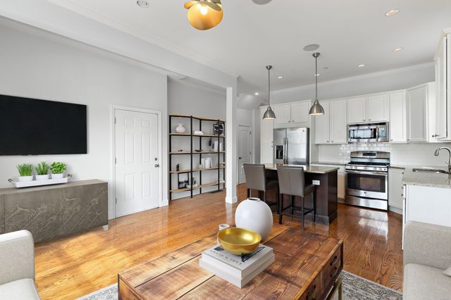 306 Maverick St 1, Boston, MA 02128