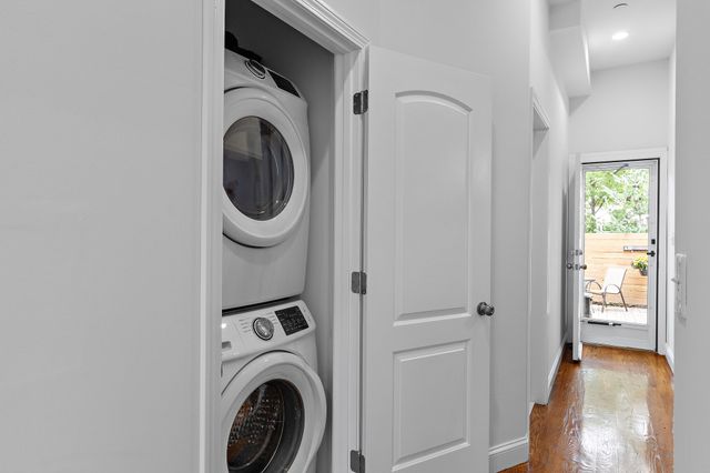 306 Maverick St 1, Boston, MA 02128