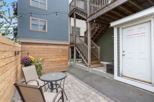 306 Maverick St 1, Boston, MA 02128