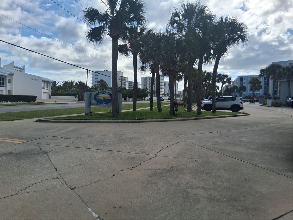 Image 15 of property listing at 4860 S ATLANTIC AVENUE 201, New Smyrna Beach, FL 32169