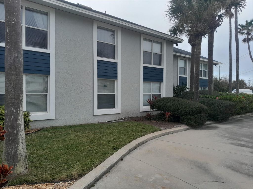 Image 3 of property listing at 4860 S ATLANTIC AVENUE 201, New Smyrna Beach, FL 32169