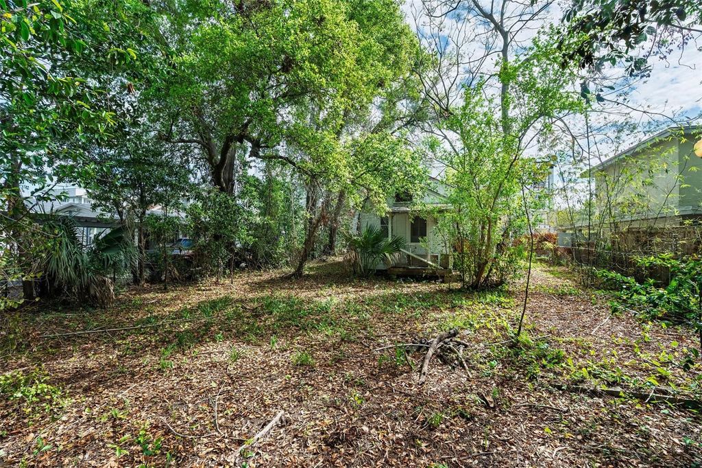 Image 11 of property listing at 1614 HAVEN DRIVE, Orlando, FL 32803