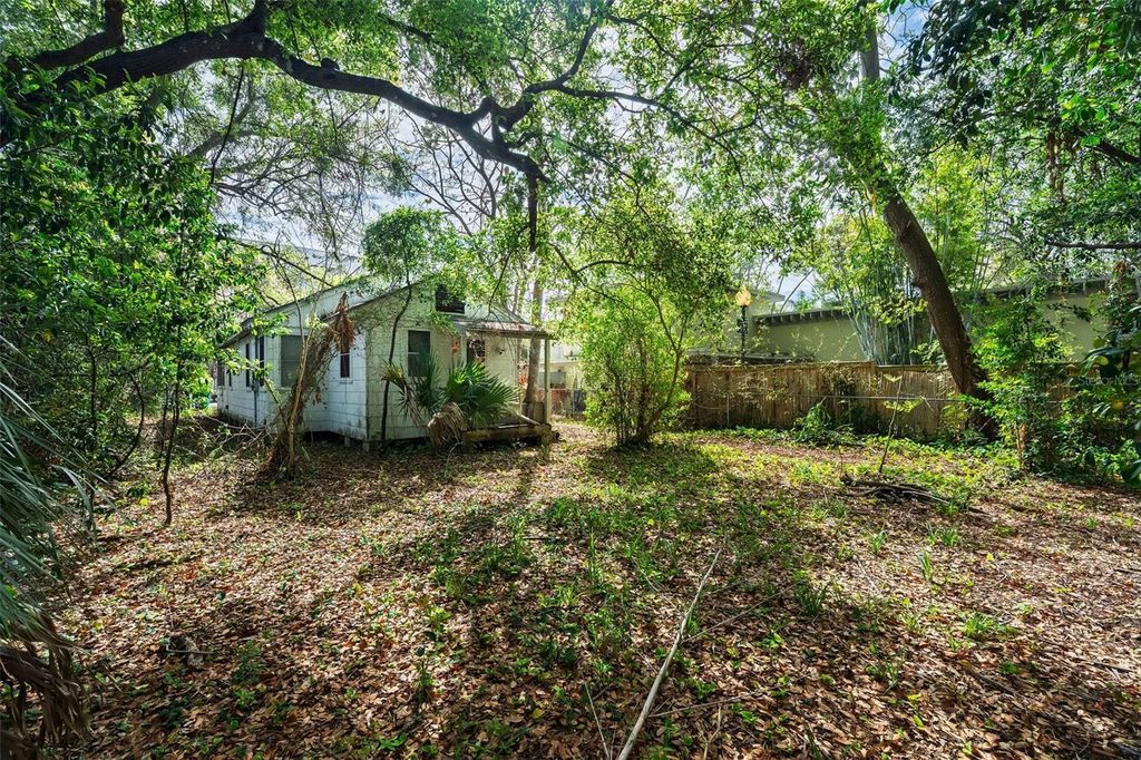 Image 12 of property listing at 1614 HAVEN DRIVE, Orlando, FL 32803