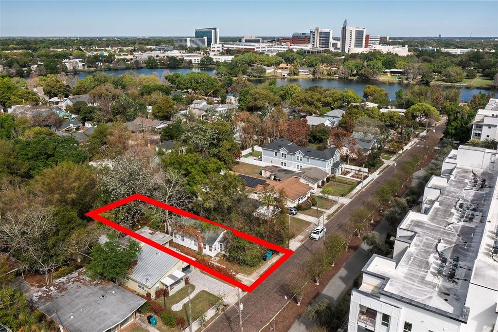 Image 9 of property listing at 1614 HAVEN DRIVE, Orlando, FL 32803