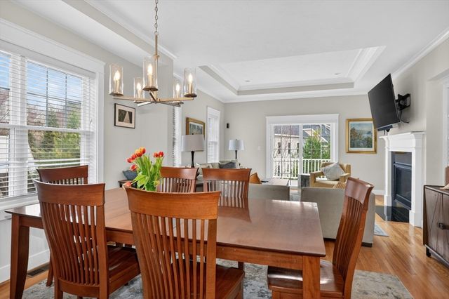 17 Stonebrook Ct, Southborough, MA 01772