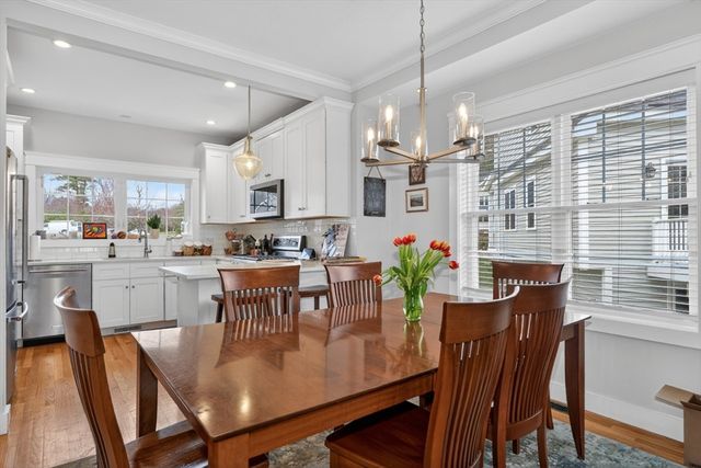 17 Stonebrook Ct, Southborough, MA 01772