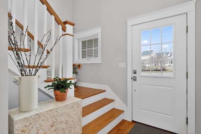 17 Stonebrook Ct, Southborough, MA 01772