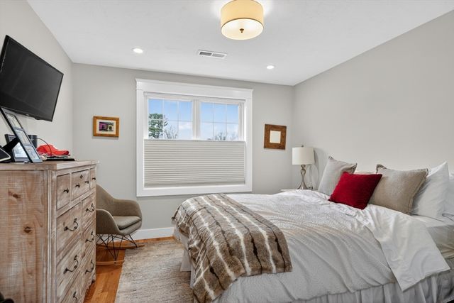 17 Stonebrook Ct, Southborough, MA 01772