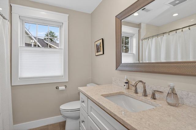 17 Stonebrook Ct, Southborough, MA 01772