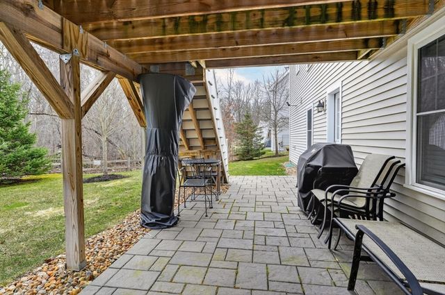 17 Stonebrook Ct, Southborough, MA 01772