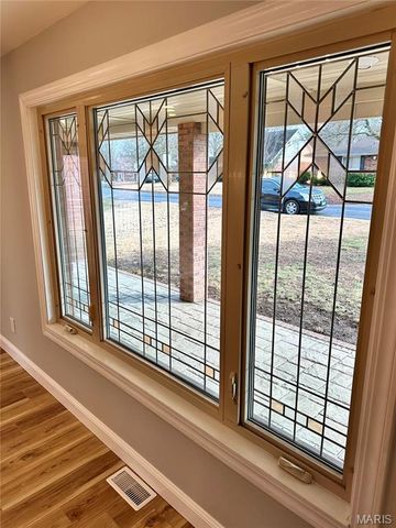 203 Lakeside Drive, Bethalto, IL 62010