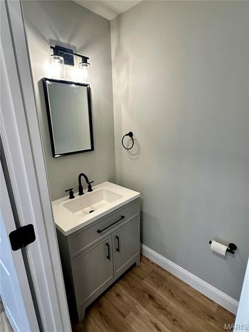 203 Lakeside Drive, Bethalto, IL 62010