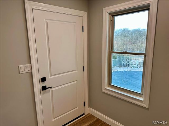 203 Lakeside Drive, Bethalto, IL 62010