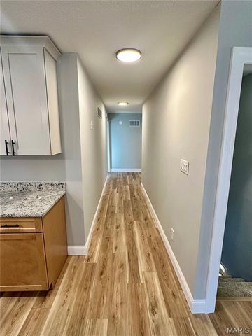 203 Lakeside Drive, Bethalto, IL 62010