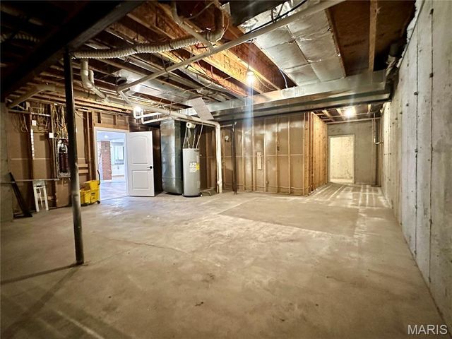 203 Lakeside Drive, Bethalto, IL 62010