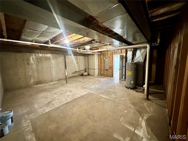 203 Lakeside Drive, Bethalto, IL 62010