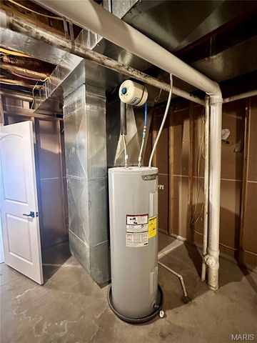 203 Lakeside Drive, Bethalto, IL 62010