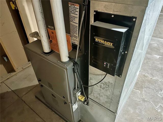 203 Lakeside Drive, Bethalto, IL 62010