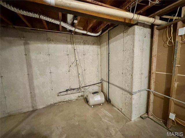 203 Lakeside Drive, Bethalto, IL 62010