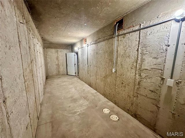 203 Lakeside Drive, Bethalto, IL 62010