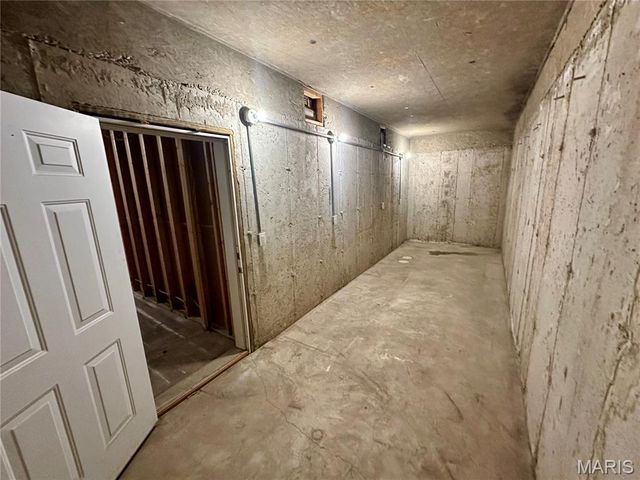 203 Lakeside Drive, Bethalto, IL 62010