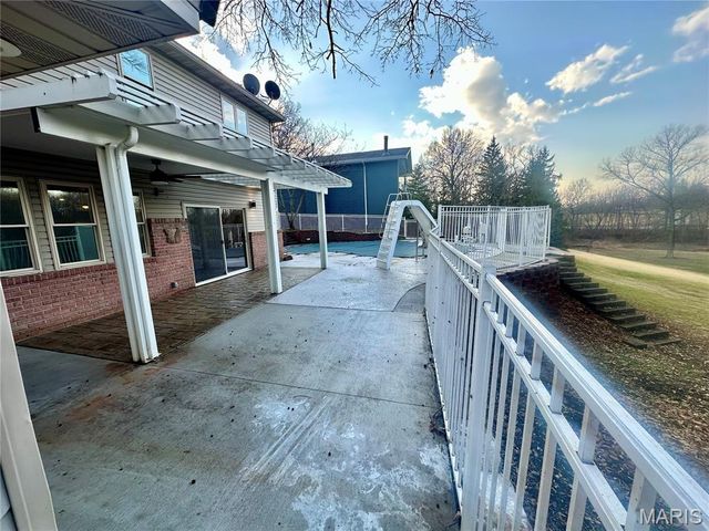 203 Lakeside Drive, Bethalto, IL 62010