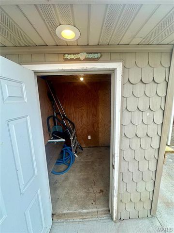 203 Lakeside Drive, Bethalto, IL 62010