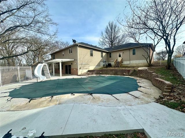 203 Lakeside Drive, Bethalto, IL 62010