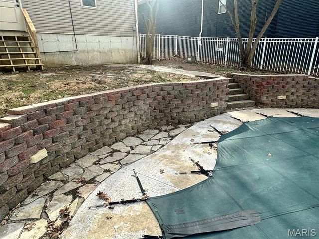 203 Lakeside Drive, Bethalto, IL 62010