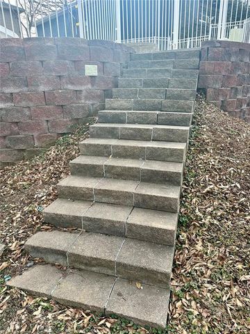 203 Lakeside Drive, Bethalto, IL 62010