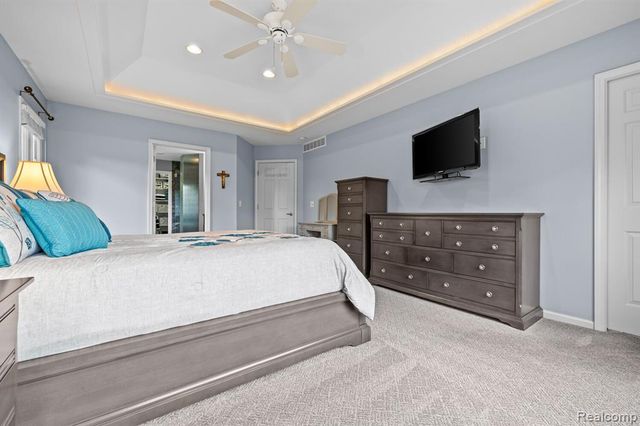 1131 Thorn Ridge Drive, Howell, MI 48843