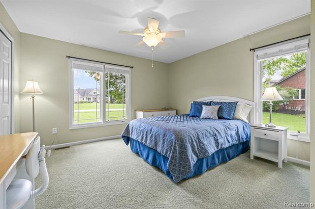 1131 Thorn Ridge Drive, Howell, MI 48843