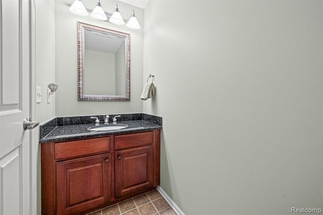 1131 Thorn Ridge Drive, Howell, MI 48843