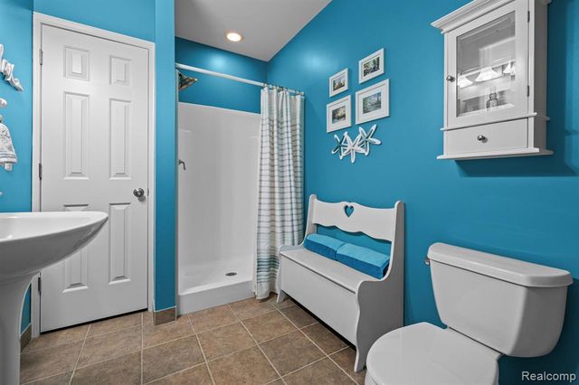 1131 Thorn Ridge Drive, Howell, MI 48843
