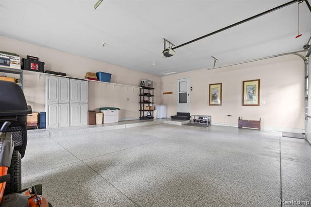 1131 Thorn Ridge Drive, Howell, MI 48843