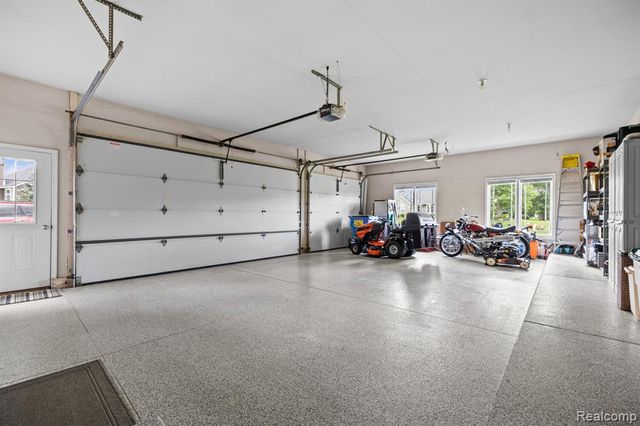 1131 Thorn Ridge Drive, Howell, MI 48843