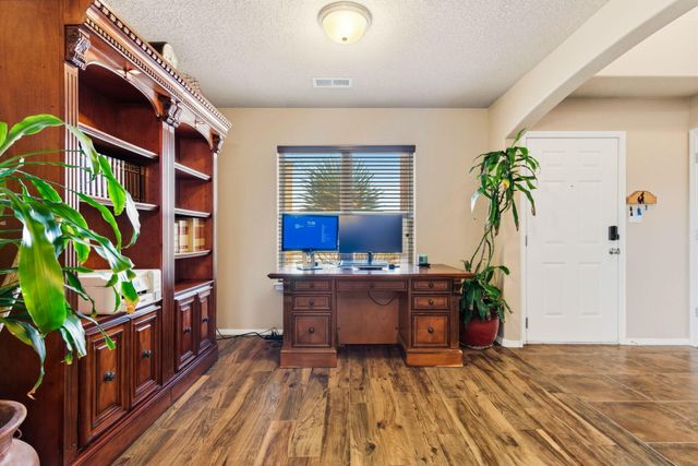 6223 Calle Pinon NW, Albuquerque, NM 87114