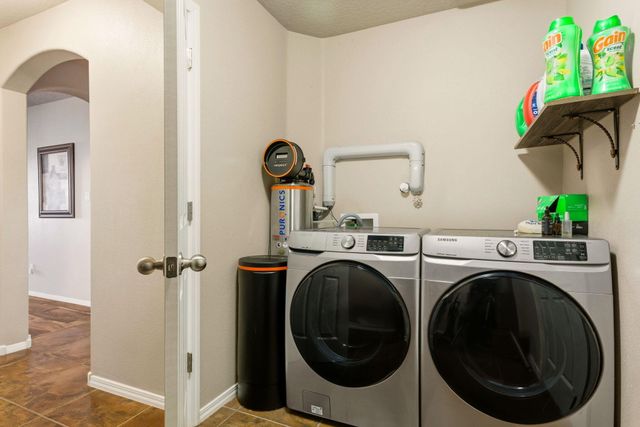 6223 Calle Pinon NW, Albuquerque, NM 87114