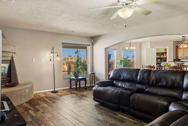 6223 Calle Pinon NW, Albuquerque, NM 87114