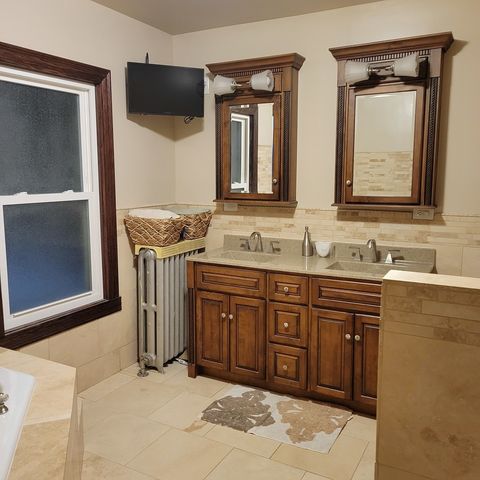7230 S Luella Avenue, Chicago, IL 60649