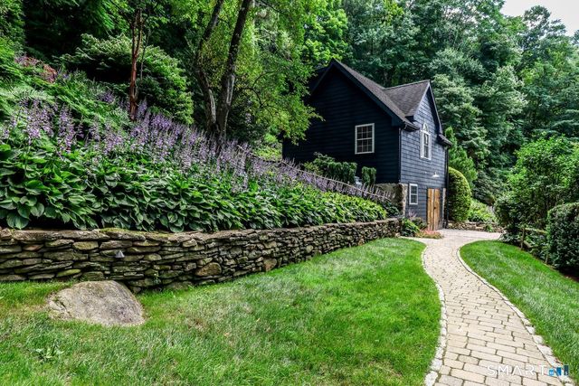 80 Prospect Place, New Milford, CT 06776